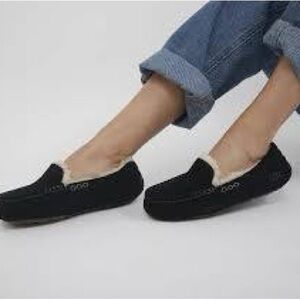 UGG | Women's Ansley Slippers in Black Suede, Size 10D (Wide)